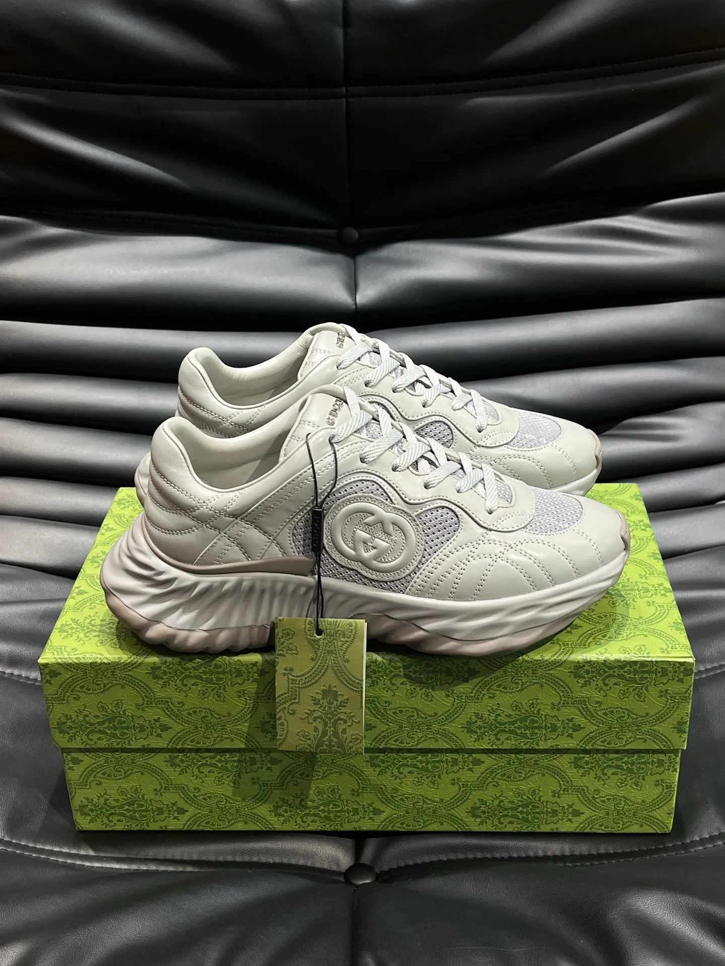 Men's Men's Shoes💰p760 "Gucc*" Ri Men's Men's Shoes💰p Men's Men's Shoes💰ple Series 2024ss👫Couple Style Casual Sports Shoes, buy the original and accurately reproduce it! Restore the quality of details, Gucci Ri men's shoes 💰p men's shoes 💰ple series sports shoes are made with innovative stitching technology to create a flowing texture like water. The leather design is paired with three-dimensional interlocking Double G leather patches and Gucci letter metal accessories, creating a free flowing texture of the entire shoe with a 3D effect. A classic and versatile piece that feels super comfortable on your feet! Female 35-40 Male 38-45